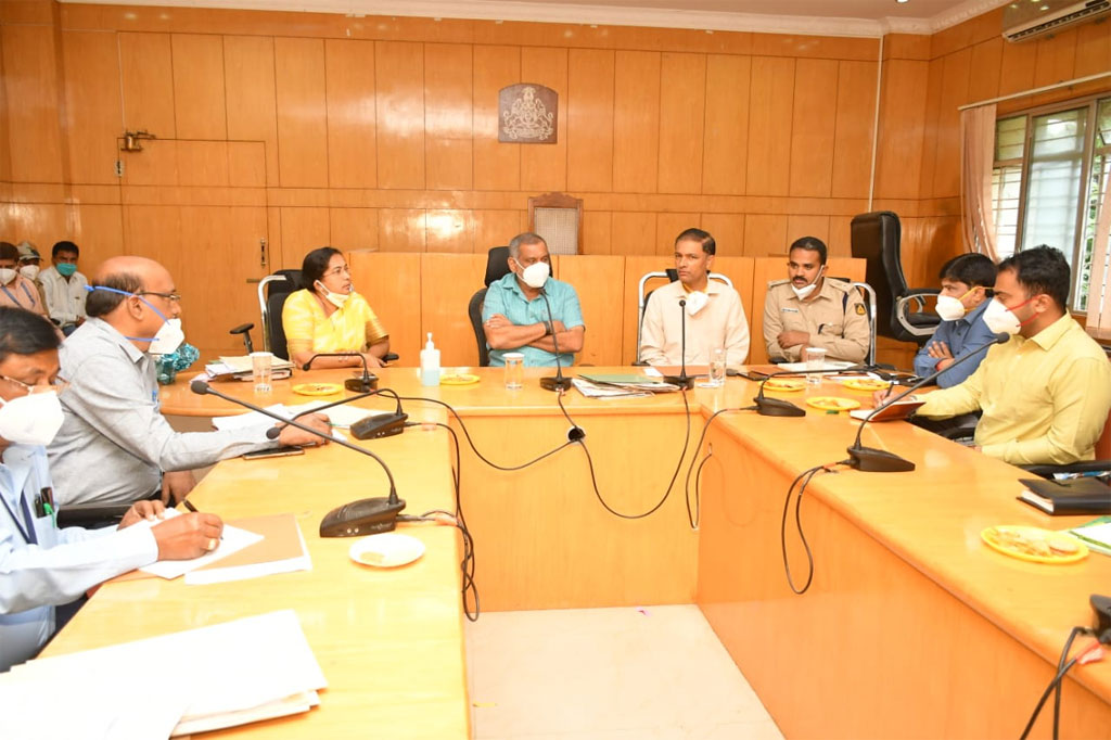 ತುಮಕೂರಿನಲ್ಲಿ 75 ನೇ ಸ್ವಾತಂತ್ರ್ಯ ದಿನಾಚರಣೆಯ ಪೂರ್ವಭಾವಿ ಸಭೆ ನಡೆಸಿದ ಸಚಿವ ಮಾಧುಸ್ವಾಮಿ