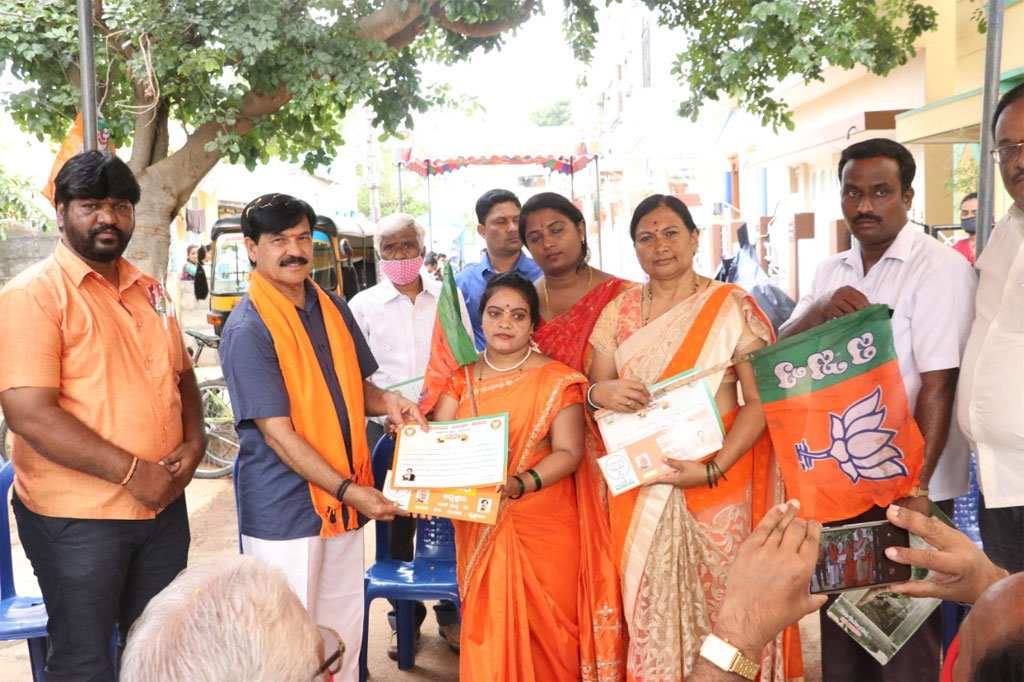 ಸಂಘಟನೆಯನ್ನು ಬೇರಿನಿಂದ ಬಲಪಡಿಸುತ್ತಿರುವ ಸಂಘಟನಾ ಚತುರ ಶಾಸಕ ಎಸ್. ಎ. ರಾಮದಾಸ್