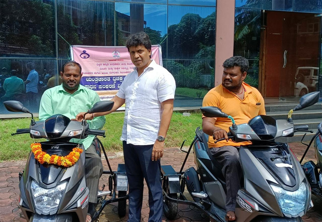 ದಿವ್ಯಾಂಗರಿಗೆ ಯಂತ್ರ ಚಾಲಿತ ದ್ವಿಚಕ್ರ ವಾಹನಗಳನ್ನು ವಿತರಿಸಿದ ಶಾಸಕ ಡಾ. ಭರತ್‌ ಶೆಟ್ಟಿ