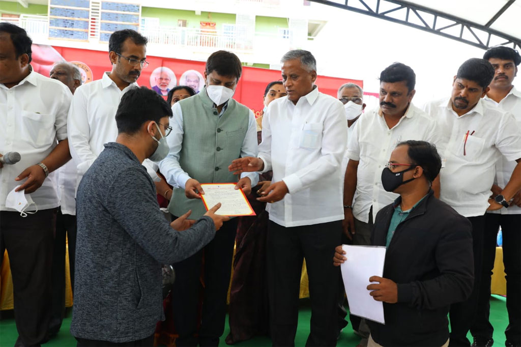 ಕೋವಿಡ್­ನಿಂದ ಮೃತರಾದ ಕುಟುಂಬಗಳ ನೋವಿಗೆ ಸ್ಪಂದಿಸುವುದು ನಮ್ಮ ಜವಾಬ್ದಾರಿ :  ಸಚಿವ ವಿ. ಸೋಮಣ್ಣ