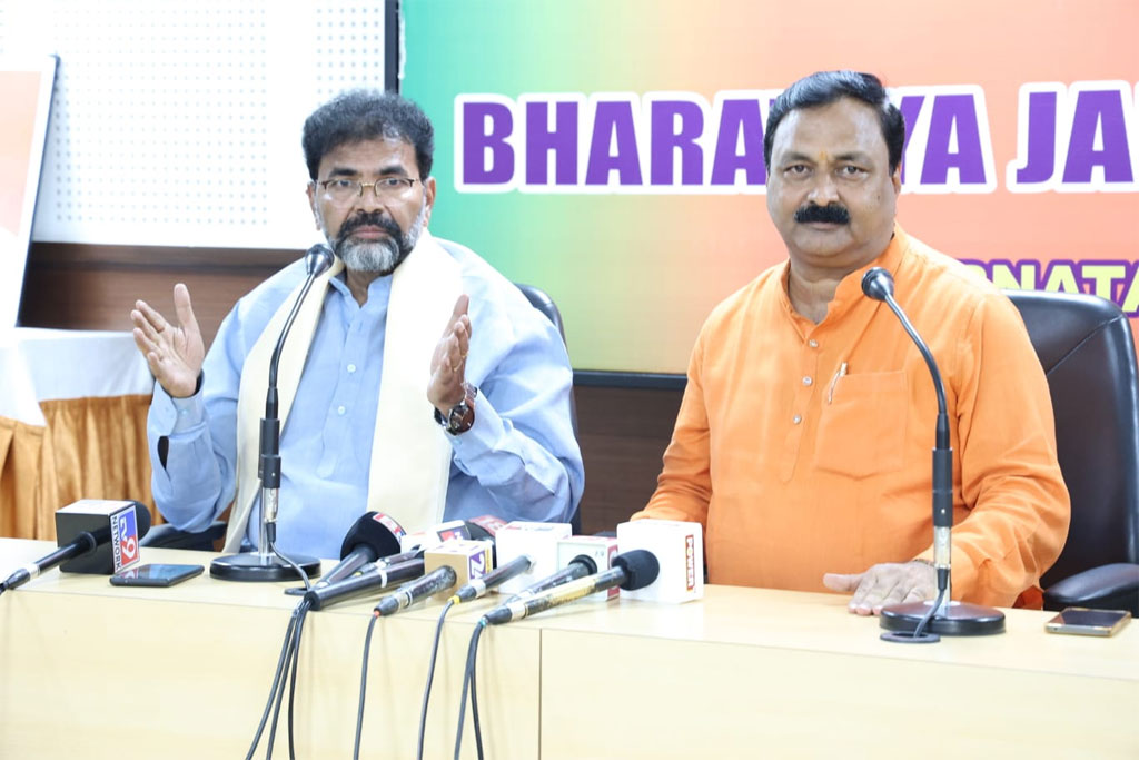 ದೇಶದ ಜನರ ದಿಕ್ಕು ತಪ್ಪಿಸುವ ಕಾಂಗ್ರೆಸ್ – ಮಹೇಶ್ ಟೆಂಗಿನಕಾಯಿ