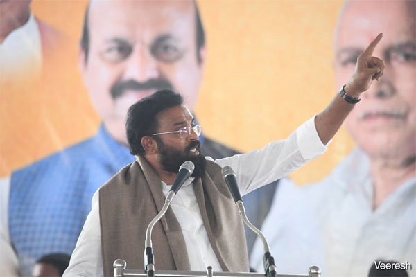 ಕಲ್ಯಾಣ ಕರ್ನಾಟಕದಲ್ಲಿ ಗರಿಷ್ಠ ಬಿಜೆಪಿ ಶಾಸಕರನ್ನು ಗೆಲ್ಲಿಸಲು ಸಚಿವ ಬಿ. ಶ್ರೀರಾಮುಲು ಮನವಿ