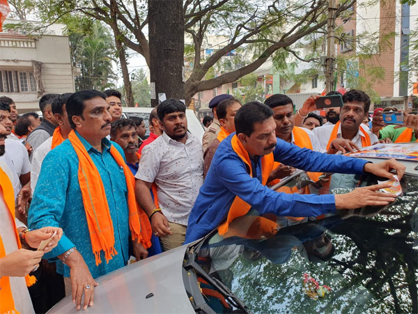 ಅಪ್ಪ, ಮಗಳ ರಾಜಕಾರಣಕ್ಕೆ ಅಂತ್ಯ ಹಾಡಲು ನಳಿನ್‍ಕುಮಾರ್ ಕಟೀಲ್ ಕರೆ