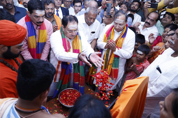 ಜೆ.ಪಿ.ನಡ್ಡಾ ಅವರಿಂದ ವಿವಿಧ ಮಠಗಳಿಗೆ ಭೇಟಿ