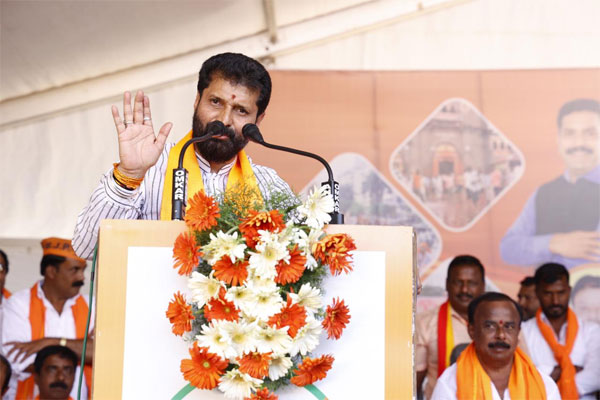 ಕುಟುಂಬಕ್ಕಾಗಿ ರಾಜಕಾರಣ, ಜೆಡಿಎಸ್ ಕಣ್ಣೀರ ರಾಜಕಾರಣ ಮಂಡ್ಯದಲ್ಲಿ ನಡೆಯದು ಎಂದು ತೋರಿಸಿಕೊಡಿ: ಸಿ.ಟಿ.ರವಿ