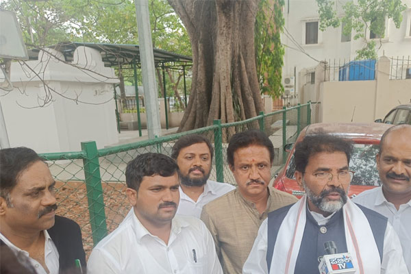 ಸಿದ್ದರಾಮಯ್ಯ, ಸುರ್ಜೇವಾಲಾ ವಿರುದ್ಧ ಬಿಜೆಪಿ ದೂರು
