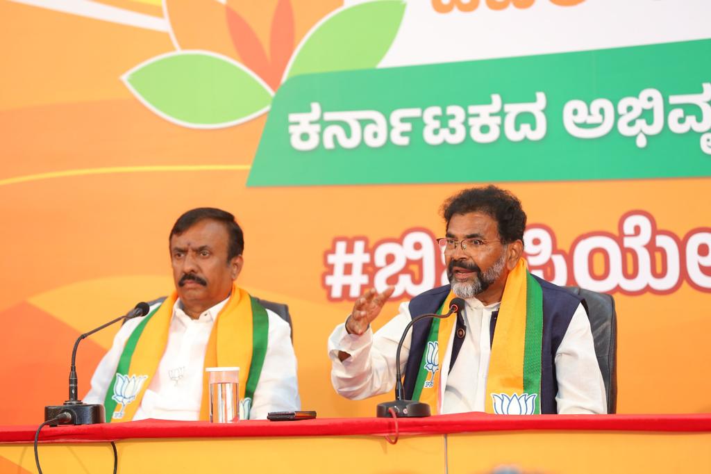 ದಲಿತರಿಗೆ ಕಾಂಗ್ರೆಸ್‍ನಿಂದ ರಕ್ಷಣೆಯಿಲ್ಲ-ಛಲವಾದಿ ನಾರಾಯಣಸ್ವಾಮಿ