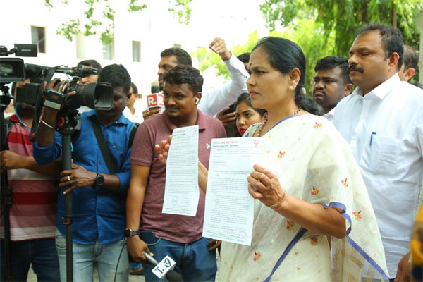 ಕಾಂಗ್ರೆಸ್ ಪಕ್ಷದ ವಿರುದ್ಧ ಚುನಾವಣಾಧಿಕಾರಿಗೆ ದೂರು