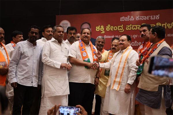 ಕಾಂಗ್ರೆಸ್ ತೊರೆದು ಬಿಜೆಪಿ ಸೇರಿದ ಮಾಜಿ ಸಂಸದ