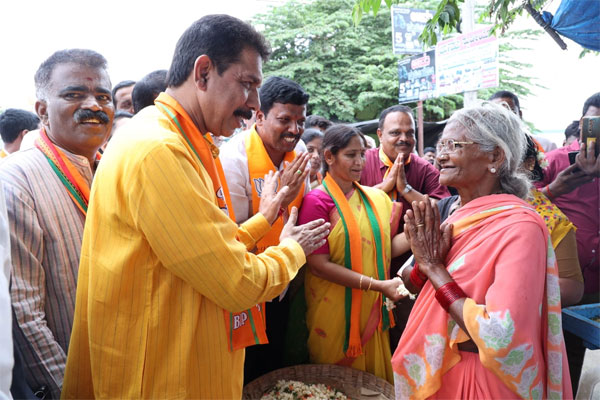 ಹುಣಸೂರು ವಿಧಾನಸಭಾ ಕ್ಷೇತ್ರದಲ್ಲಿ ನಳಿನ್‍ಕುಮಾರ್ ಕಟೀಲ್ ಪ್ರಚಾರ
