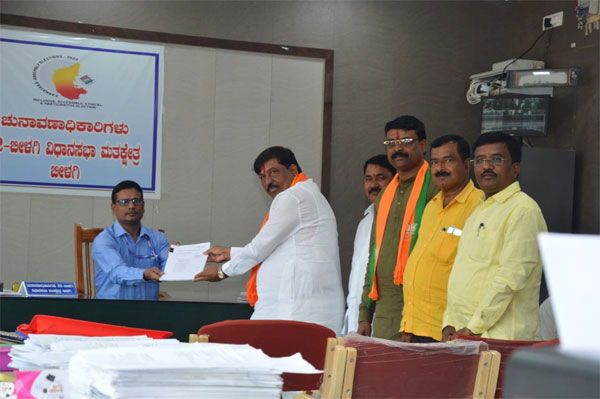 ಸಚಿವ ಮುರುಗೇಶ್ ನಿರಾಣಿ ನಾಮಪತ್ರ ಸಲ್ಲಿಕೆ