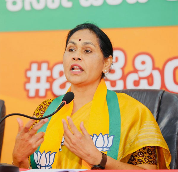ಸಿದ್ದರಾಮಯ್ಯ ಮುಸಲ್ಮಾನರ ನಾಯಕ, ಡಿ.ಕೆ.ಶಿವಕುಮಾರ್ ಕ್ರಿಮಿನಲ್‍ಗಳ ನೇತಾರ : ಕು. ಶೋಭಾ ಕರಂದ್ಲಾಜೆ