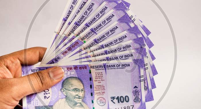 ತಾಕತ್ತಿದ್ದರೆ ನೋಟಿನಿಂದ ಗಾಂಧೀಜಿ ತೆಗೆಯಿರಿ ಎಂದು ಸವಾಲೆಸೆದ ಡಿಕೆಶಿಗೆ “ಅದನ್ನು ಈಗಾಗಲೇ ಮಾಡುತ್ತಿದ್ದೇವೆ” ಎಂದು ಟಾಂಗ್‌ ನೀಡಿದ ಮೋದಿ ಬಂಟ!!!